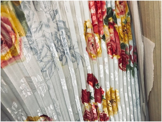 Tissu Plissé En Satin Orné de Motif Fleurs Imprimées Couture