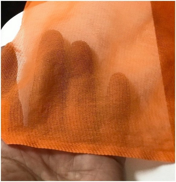 Tejido de malla de lycra naranja por metro para leotardos.