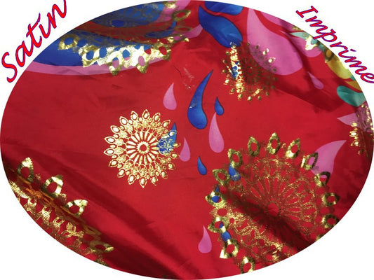 Tela de Satén Estampada en Patrón Lurex Dorado sobre Fondo Rojo para Confección de Ropa y Personalizaciones.
