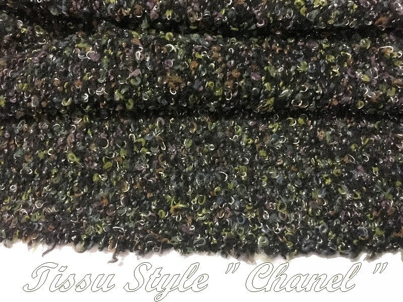 Tissu Style "Chanel" Tweed Au Mètre En Bouclettes Couleur Bleu Et Vert Sur Fond Noir Haute Couture.