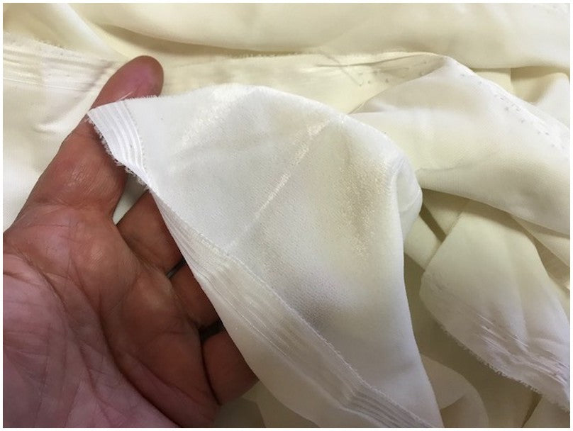 Tissu  Velours Ivoire  En Grande Largeur Pour Vetements Et Ameublement