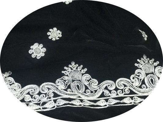 Tela de terciopelo negro bordada con hilo plateado, disponible por metro Costura: Refinamiento negro brillante