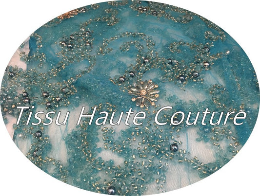 VIDEO - Tejido de Perlas de Alta Costura sobre Malla Turquesa para Vestidos de Cóctel, Ceremonia y Caftán.