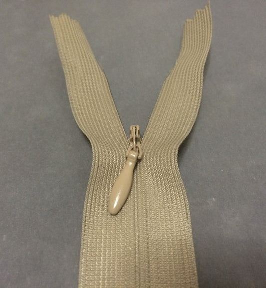 Zip invisible En 22 Cm, Coloris Beige  Couture, Non-Séparable, Pour Jupes, Pantalons, Robes